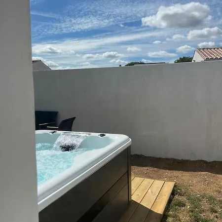 Un Cocon Climatise Avec Jacuzzi Marsilly (Charente-Maritime)