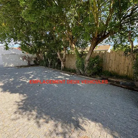 Holiday home Un Cocon Climatise Avec Jacuzzi *